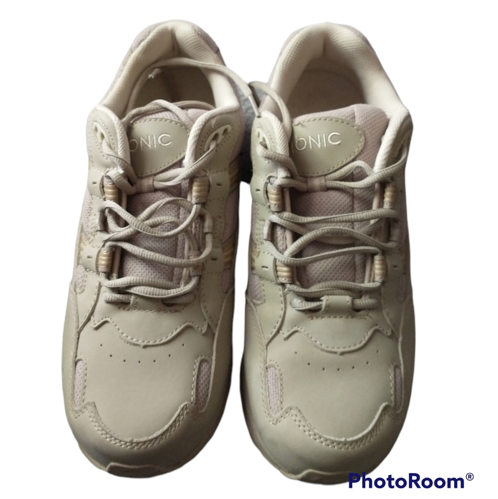 Vionic Walker Sneakers 11